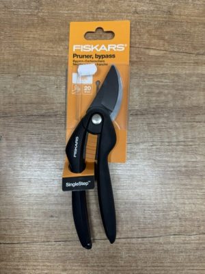 Fiskars SingleStep P26 metszőolló  /1000567/