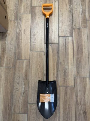 Fiskars Solid ásó XL fej, hosszú nyél /1067517/
